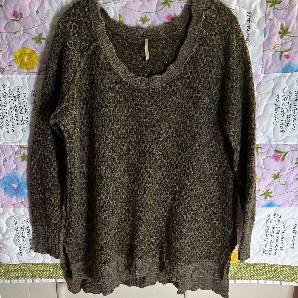 Free People Olive knubby Knit Sweater sz L